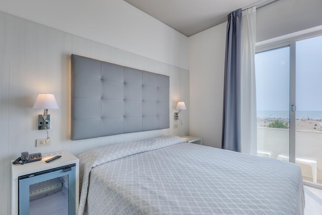 Hotel Garni' Serena Caorle Buitenkant foto