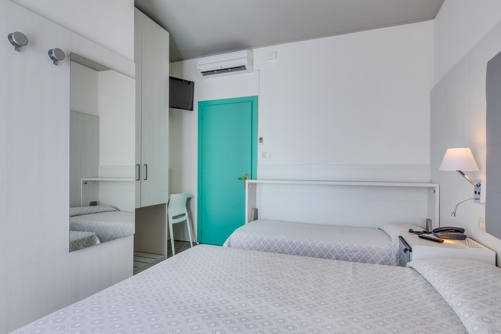 Hotel Garni' Serena Caorle Buitenkant foto