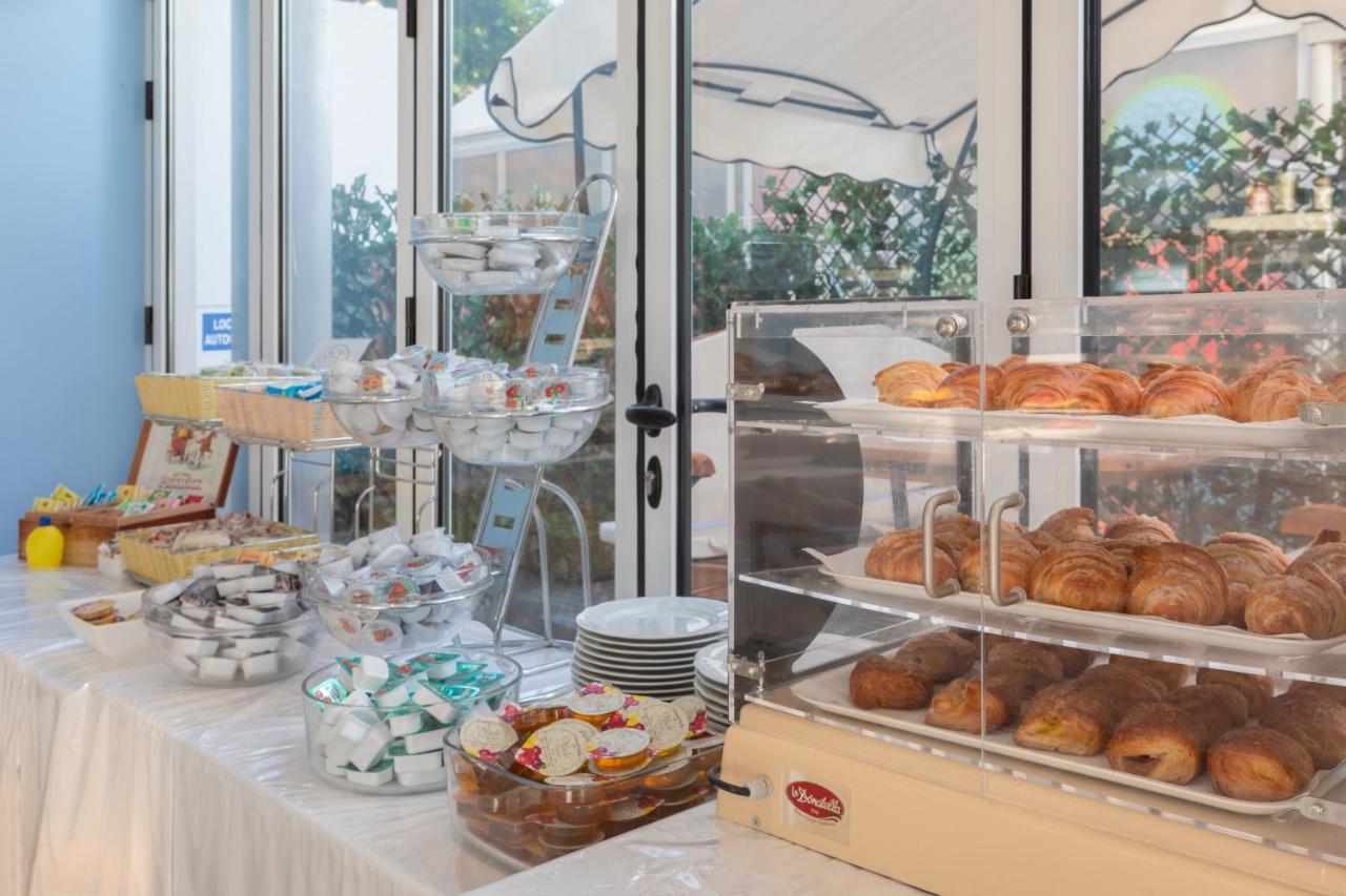 Hotel Garni' Serena Caorle Buitenkant foto