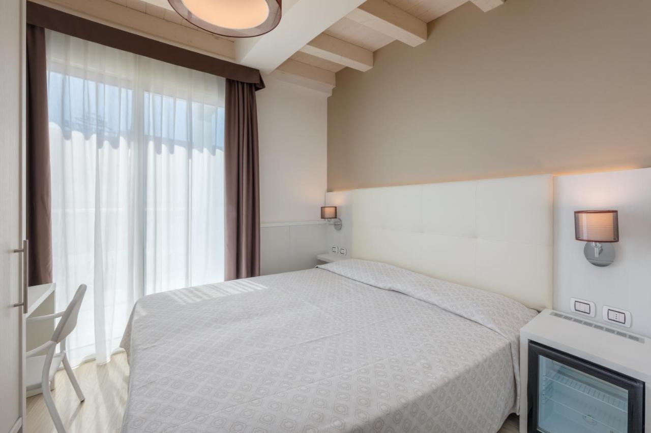 Hotel Garni' Serena Caorle Buitenkant foto